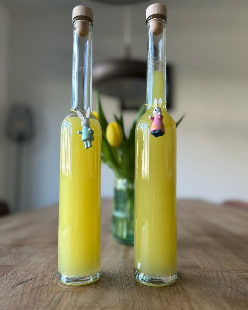 zelfgemaakte limoncello flessen